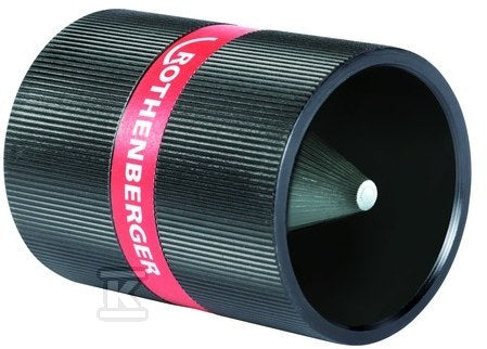 AOM032