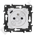 Gniazdo zasilające pojedyncze z uziemieniem z USB typu C umieszczonym w plakietce, zaciski automatyczne, z przesłoną- kolor aluminium, NILOE STEP