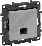 Gniazdo zasilające pojedyncze z uziemieniem z USB typu C umieszczonym w plakietce, zaciski automatyczne, z przesłoną- kolor aluminium, NILOE STEP