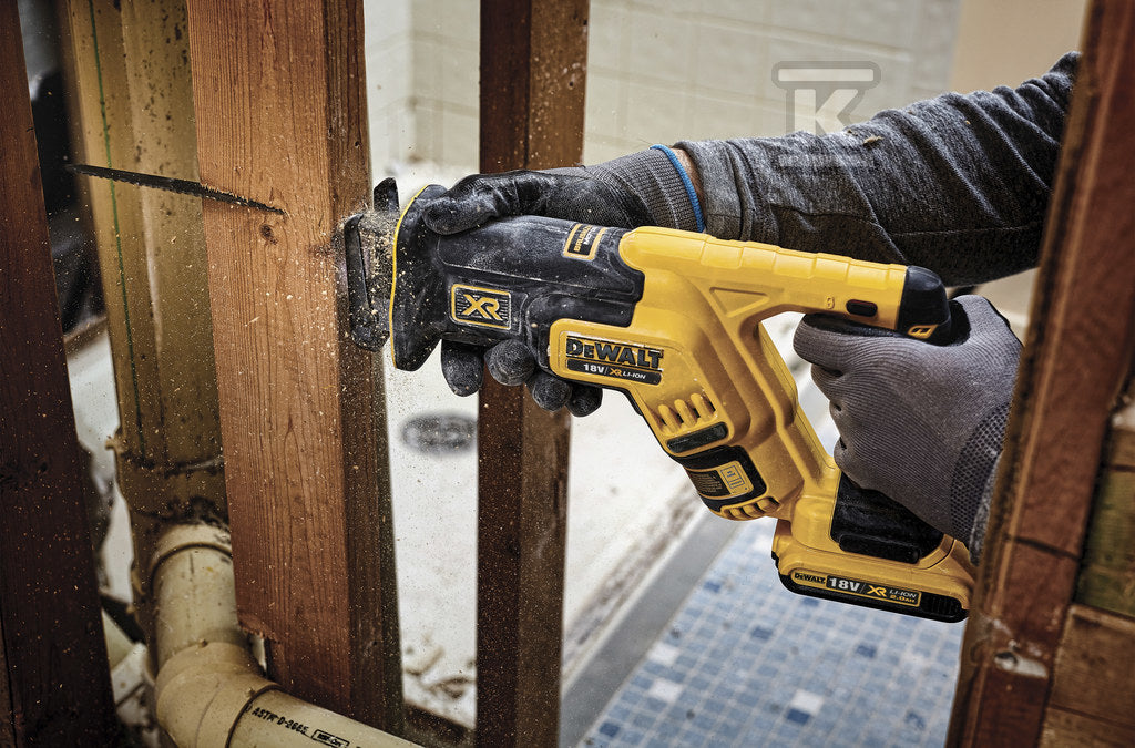 DeWalt 18V XR Pilarka szablowa