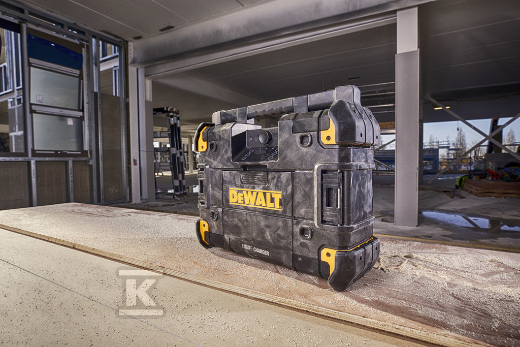 DeWalt TSTAK® Radio z ładowarką