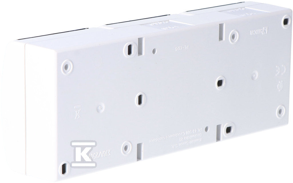 Gniazdo z uziemnieniem 3-krotne n/t IP54 AQGZ1-3/11a Aquarius biały, klapka dymna