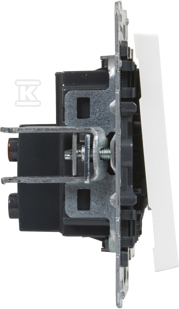 CVB819