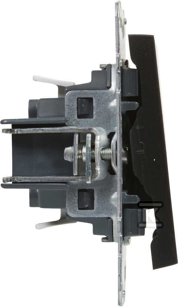 CVB872