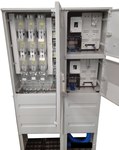 Szafka pomiarowa P3-RS/LZV/LZR/F, złącze kablowe - pomiarowe dla przyłączenia 3 instalacji, zasilane poprzez wcięcie magistralnej linii kablowej lub zasilanie pojedynczą linią kablową, w tym za pośrednictwem mufy rozgałęźnej z magistralnej linii kablowej.