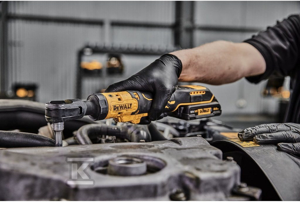 DeWalt 18V XR Grzechotka 1/2 1X2Ah torba