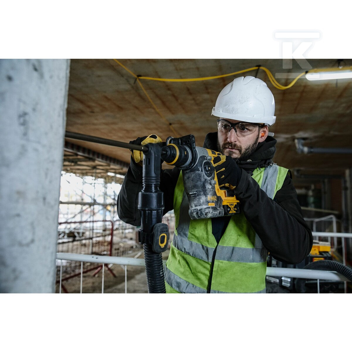 DeWalt 18V XR Młotowiertarka SDS-Plus 24mm z QCC