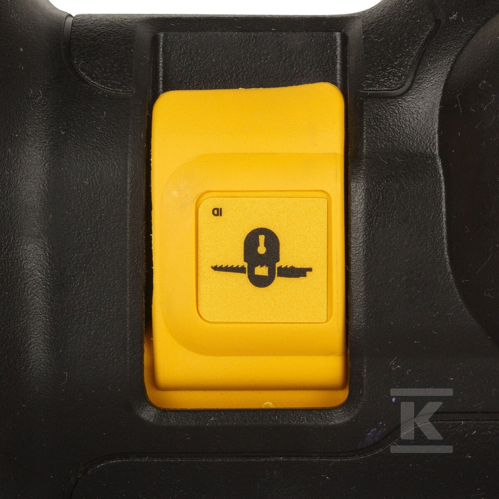 DeWalt 18V XR Pilarka szablowa 2 X 5Ah