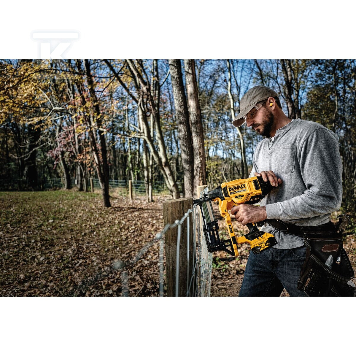 18V XR Zszywacz do ogrodzeń 2 X 5Ah DCFS950P2-QW