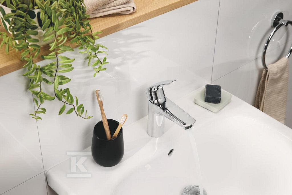 Bateria umywalkowa Grohe Eurosmart jednouchwytowa, rozmiar S, chrom, ogranicznik przepływu 5,7 l/min., głowica Ceramiczna oszczędnościowa 28 mm, zestaw odpływowy z drążkiem, osobne kanały wodne