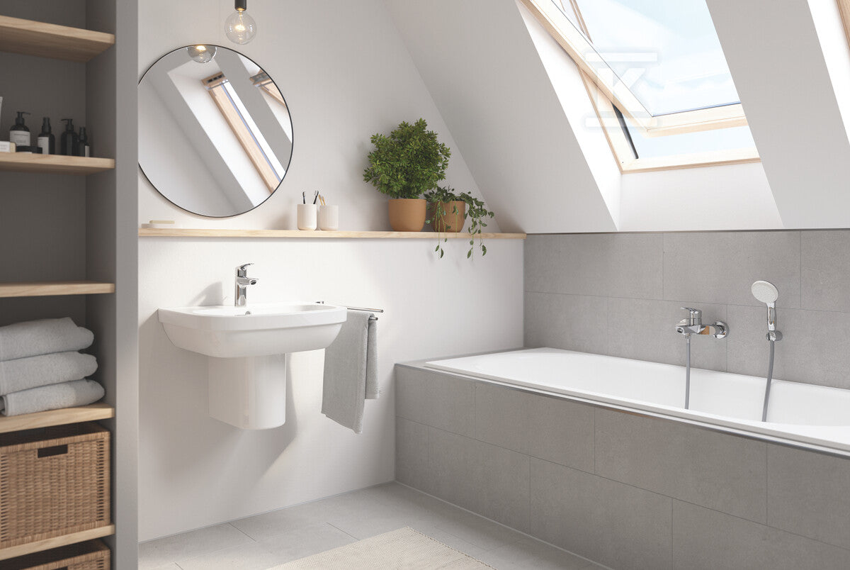 Bateria umywalkowa Grohe Eurosmart jednouchwytowa, rozmiar S, chrom, ogranicznik przepływu 5,7 l/min., głowica Ceramiczna oszczędnościowa 28 mm, zestaw odpływowy z drążkiem, osobne kanały wodne