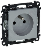 Gniazdo 2P+Z aluminium 16 A 250 V~ VALENA LIFE