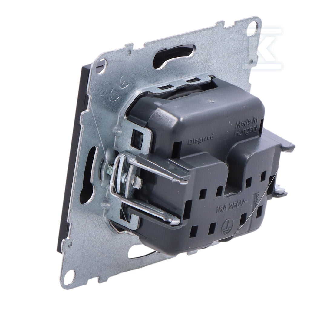 Gniazdo 2P+Z - - 16 A - 250 V~ - zaciski automatyczne, CZARNY SUNO