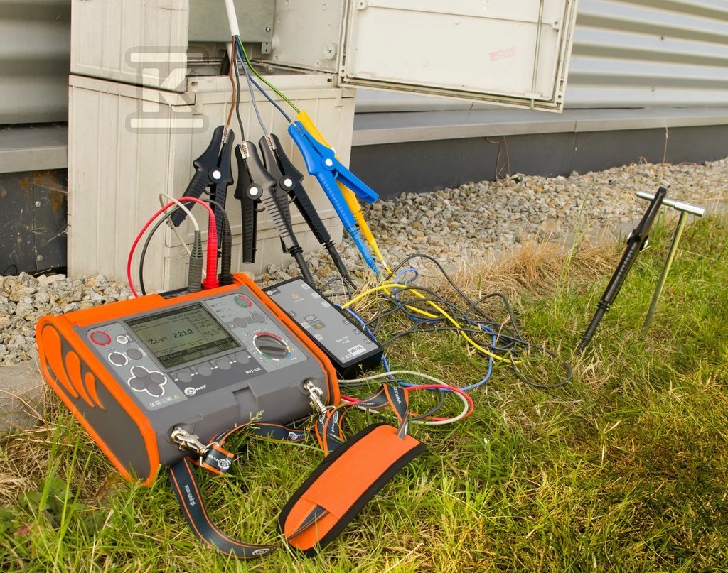 MPI-525 Wielofunkcyjny miernik parametrów instalacji elektrycznych do 2500V z Certyfikatem Kalibracji