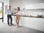 Zestaw Grohe Blue Professional z wylewką w kształcie C, stal nierdzewna, zawór sztorcowy i chłodziarka, dostęp tylko do wody filtrowanej / gazowanej, kąt obrotu wylewki 150° moduł Buetooth, większa wydajność - do 12 l schłodzonej wody na godzinę