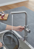 System gotujący wodę Grohe Red Duo kuchenny, stal nierdzewna, bateria i bojler 4 l, dostęp do wody zwykłej i wrzątku, głowica Ceramiczna 28 mm, blokada bezpieczeństwa, kąt obrotu wylewki typu L 150° filtr w zestawie