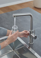System gotujący wodę Grohe Red Duo kuchenny, stal nierdzewna, bateria i bojler 4 l, dostęp do wody zwykłej i wrzątku, głowica Ceramiczna 28 mm, blokada bezpieczeństwa, kąt obrotu wylewki typu L 150° filtr w zestawie