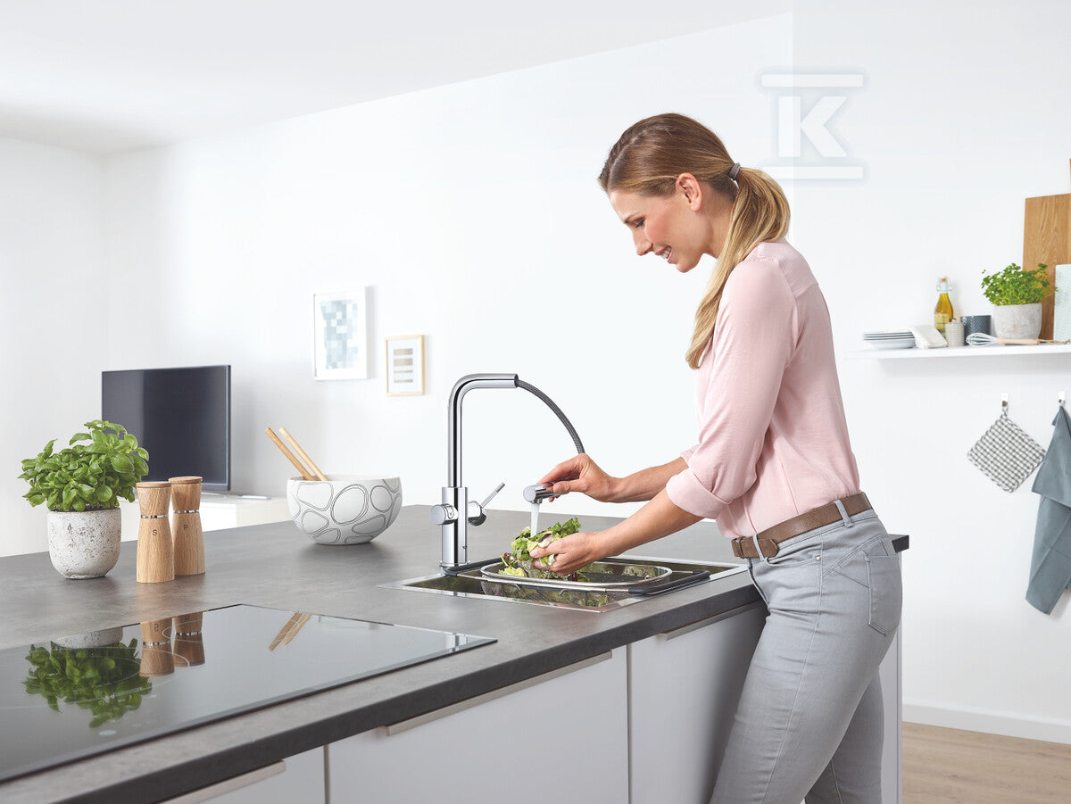 Zestaw startowy Grohe Blue Home z wylewką w kształcie L, chrom, bateria, filtr 600 l, chłodziarka i butla CO2, dostęp do wody zwykłej i filtrowanej / gazowanej, kąt obrotu wylewki 360° moduł Buetooth, głowica Ceramiczna 28 mm, wyciągana wylewka