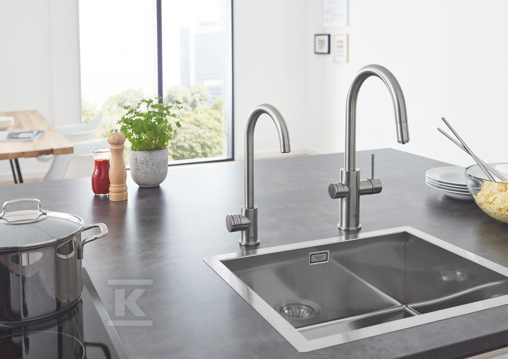 Zestaw startowy Grohe Blue Home z wylewką w kształcie C, stal nierdzewna, bateria, filtr 600 l, chłodziarka i butla CO2, dostęp do wody zwykłej i filtrowanej / gazowanej, kąt obrotu wylewki 360° moduł Buetooth, głowica Ceramiczna 28 mm, wyciągana wylewka