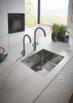 Zestaw startowy Grohe Blue Home z wylewką w kształcie C, brushed hard graphite, bateria, filtr 600 l, chłodziarka i butla CO2, dostęp do wody zwykłej i filtrowanej / gazowanej, kąt obrotu wylewki 150° moduł Buetooth, głowica Ceramiczna 28 mm